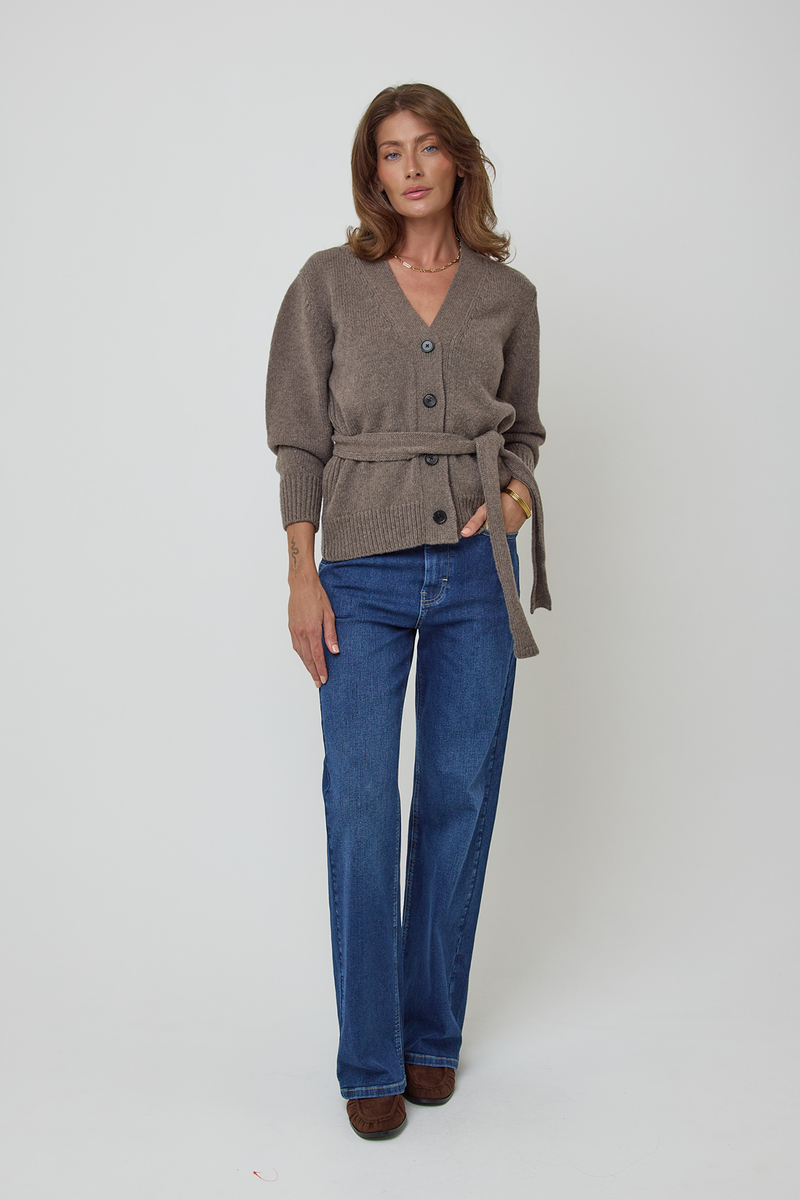 THE VERSATILE WOOL CARDIGAN