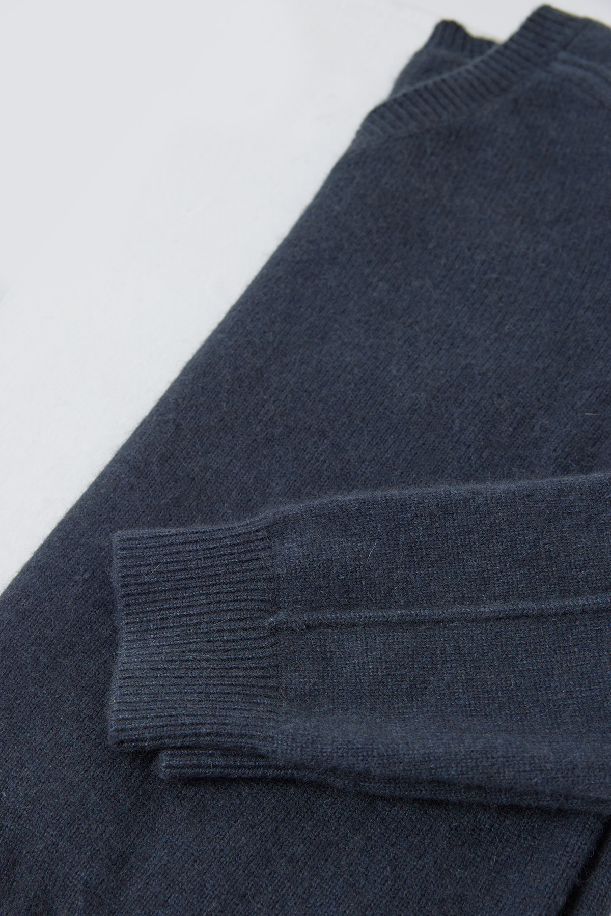 THE CASHMERE DETAIL KNIT