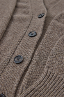 THE VERSATILE WOOL CARDIGAN