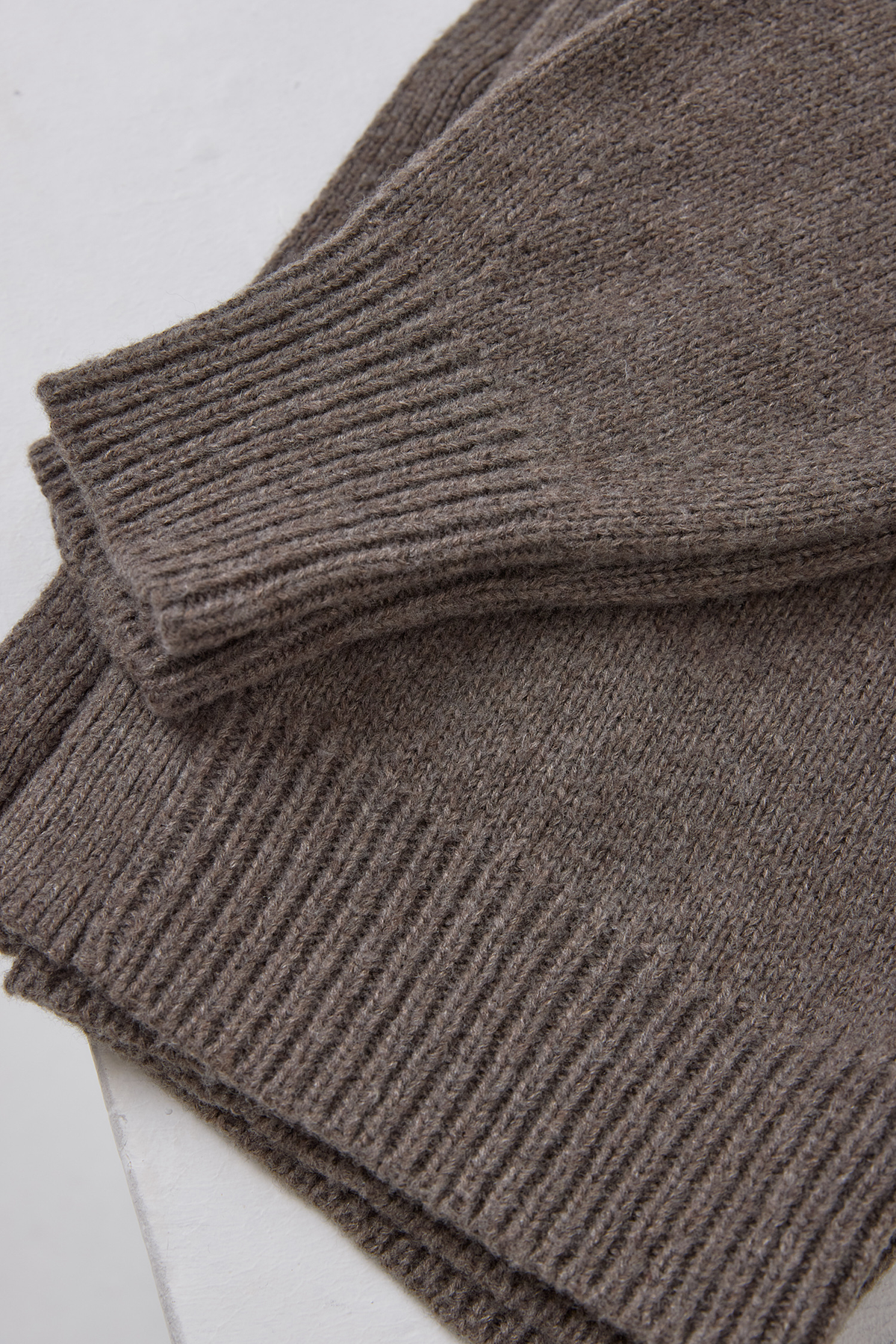 THE VERSATILE WOOL CARDIGAN