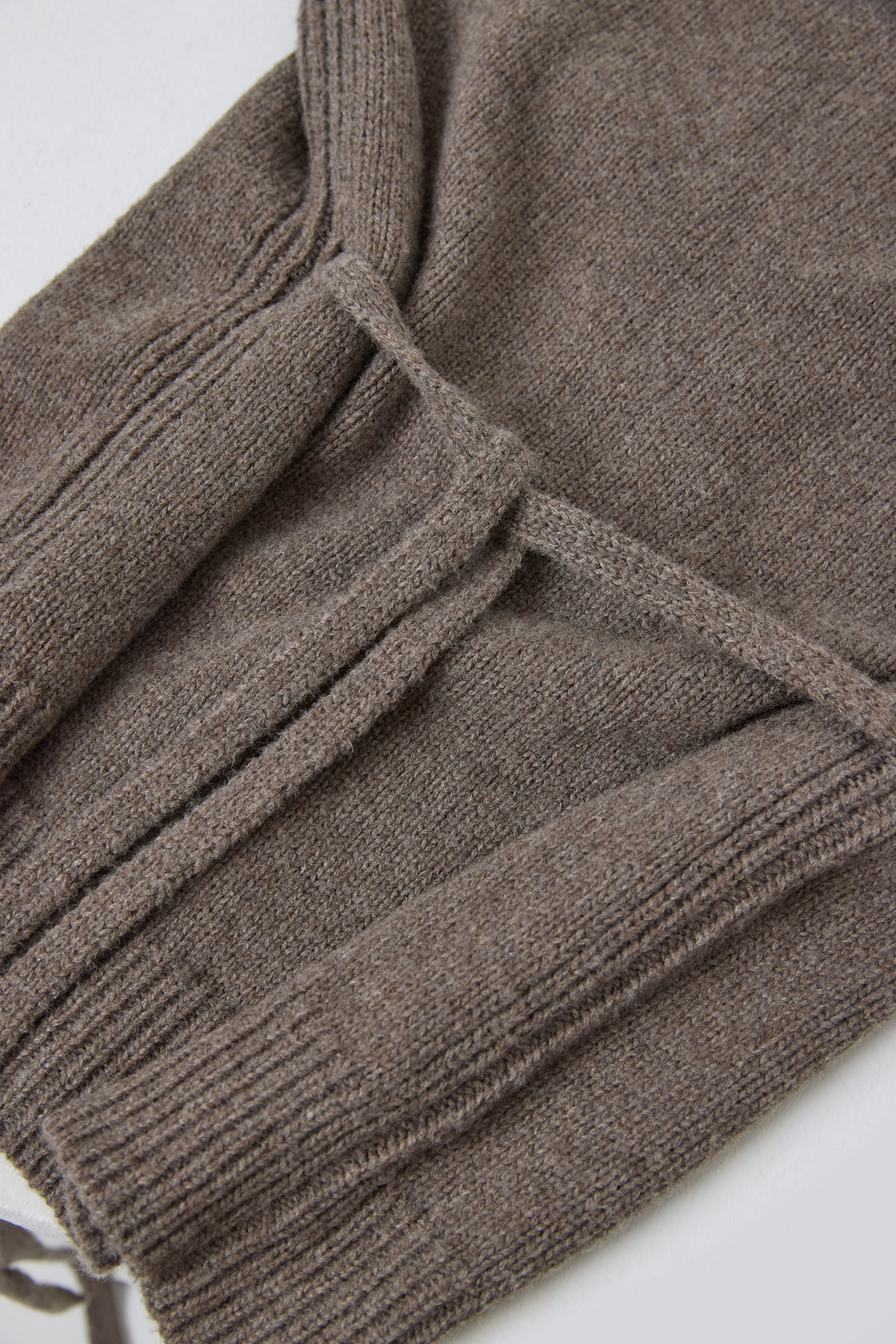 THE VERSATILE WOOL CARDIGAN